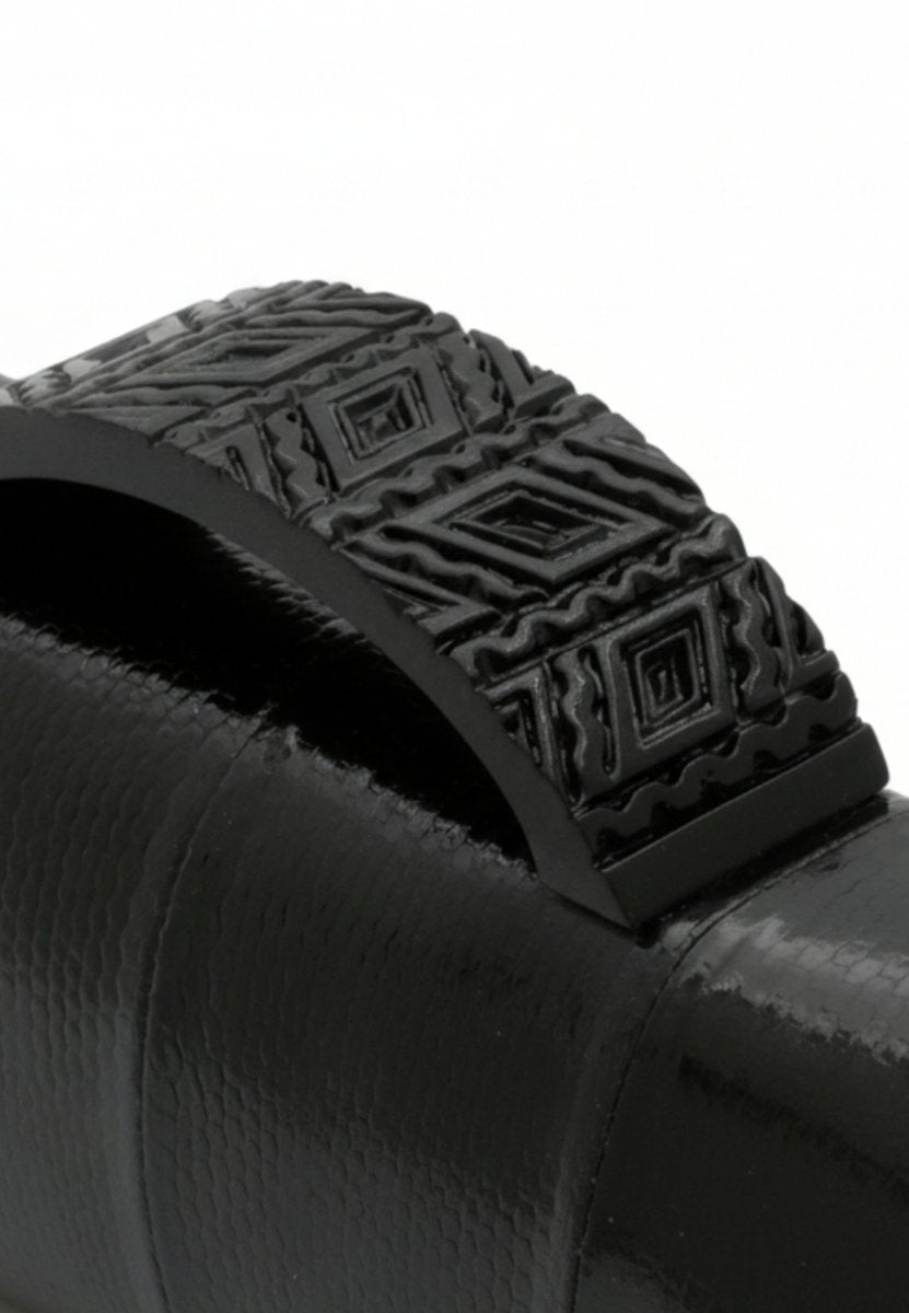 Clutch Tiffany Negro - Adriana Cobo
